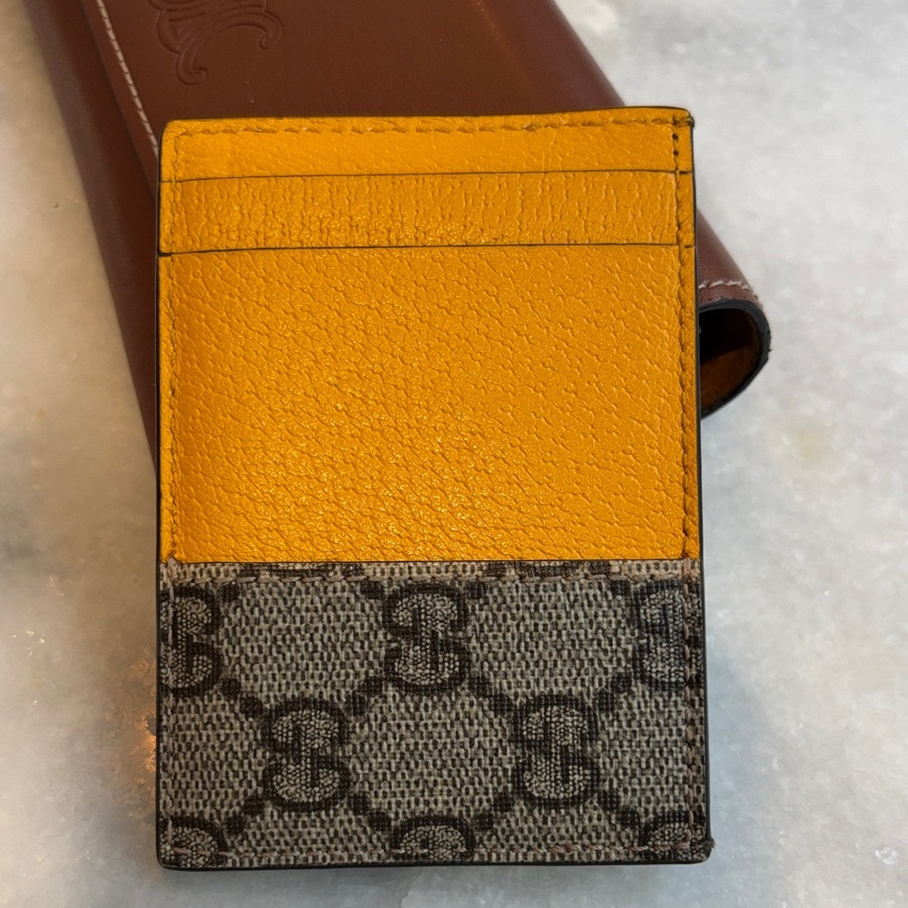 Gucci Brown GG Supreme Card Holder with Gold Cat Logo - Picture 2 of 5